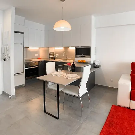 Clubrent - Edf Calpemar, Planta 8, Primera Linea アパート カルプ