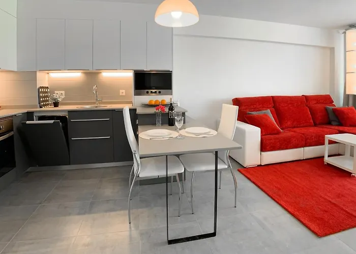 Clubrent - Edf Calpemar, Planta 8, Primera Linea Calp